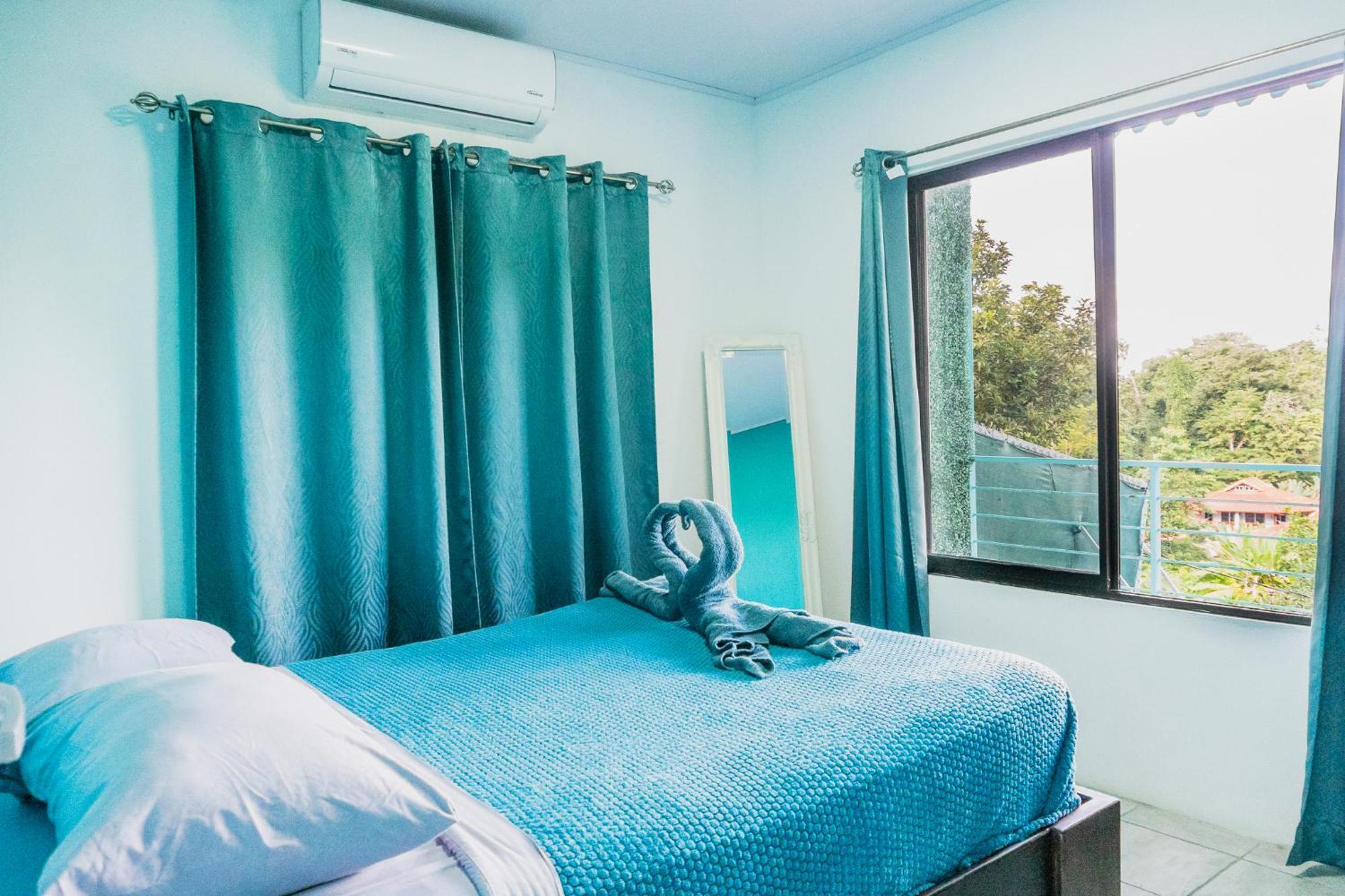 Ocean'S Breeze Apartment And Rooms Puerto Viejo de Talamanca Exterior photo